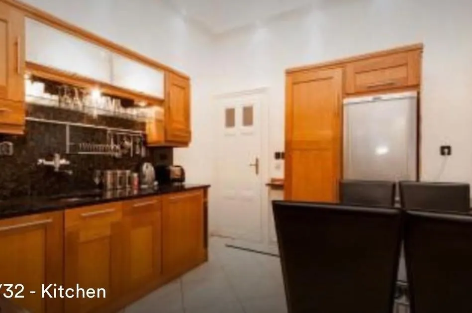 Luxury Artists Apartment On Varkert Bazaar Budapest 0*,  Ungarn