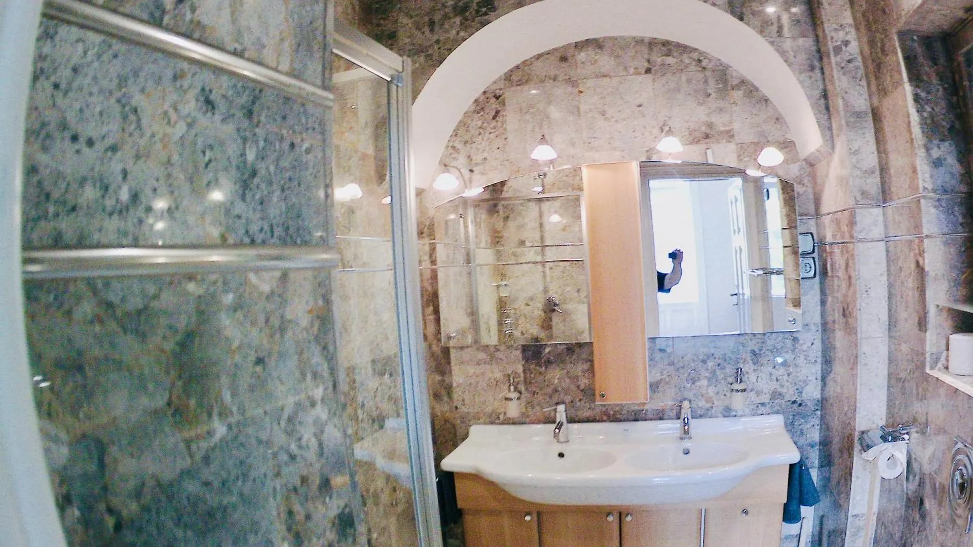 Luxury Artists Apartment On Varkert Bazaar Budapest 0*,  Hungary